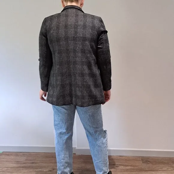 Blazer - Picture 3 of 5